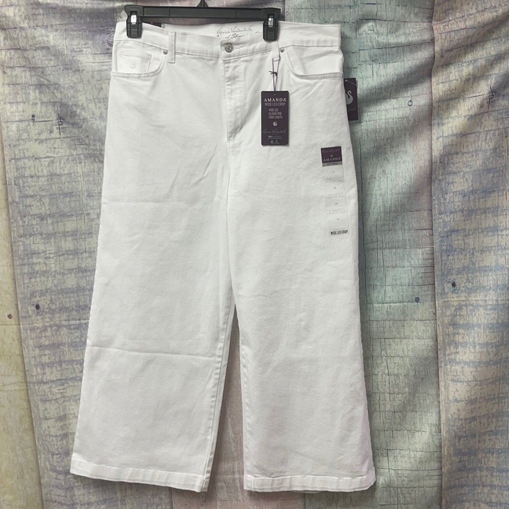 Brand new Woman’s Gloria Vanderbilt jeans.